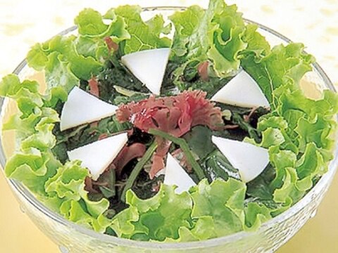 かまぼこ海藻サラダ